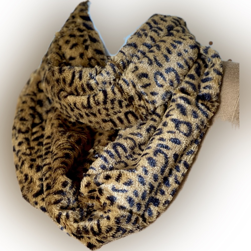 Leopard Print Faux Fur Infinity Scarf - Picture 3 of 8